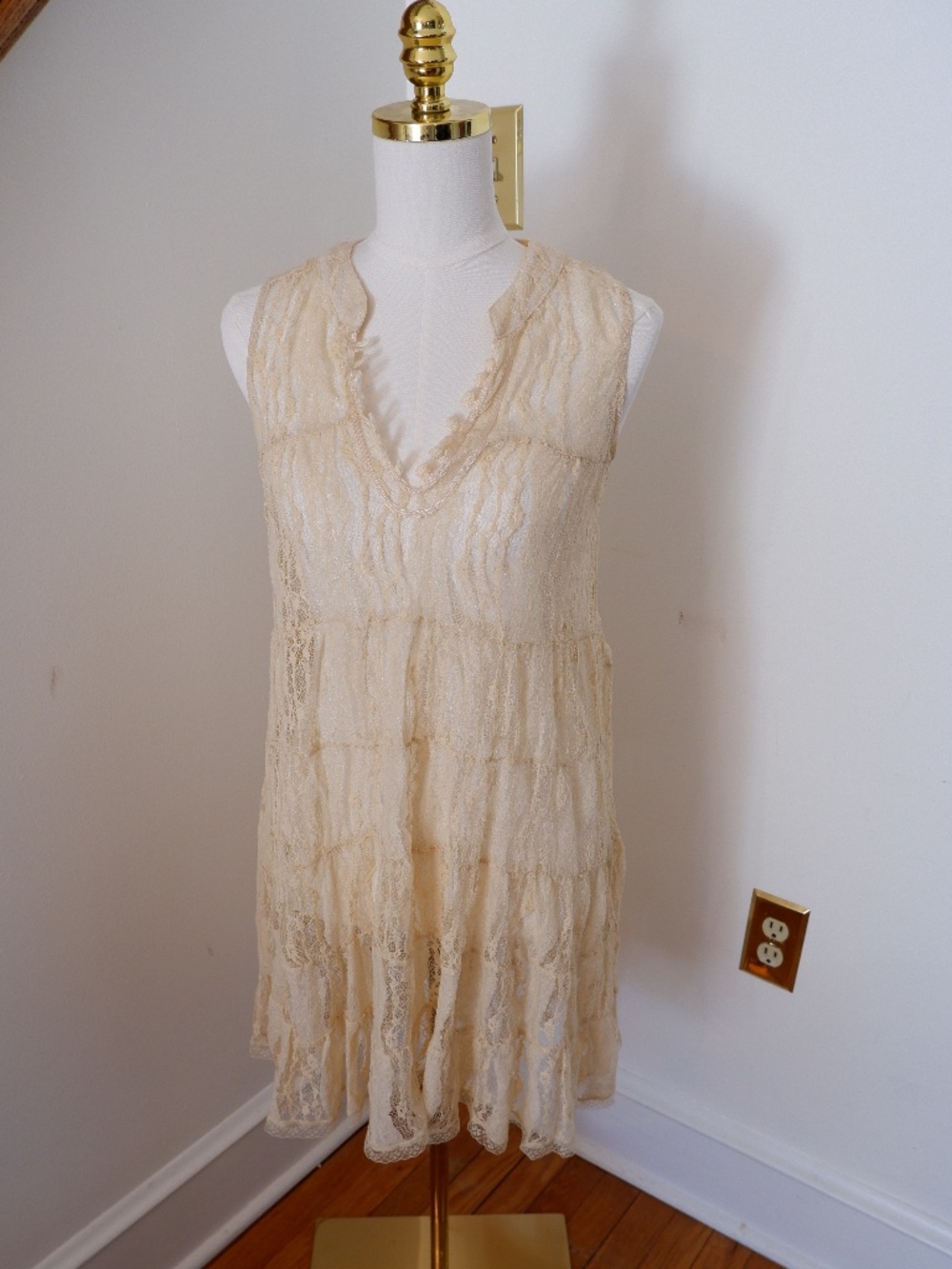 Free People Cream Sleeveless Lace Mini Dress Size: S/M